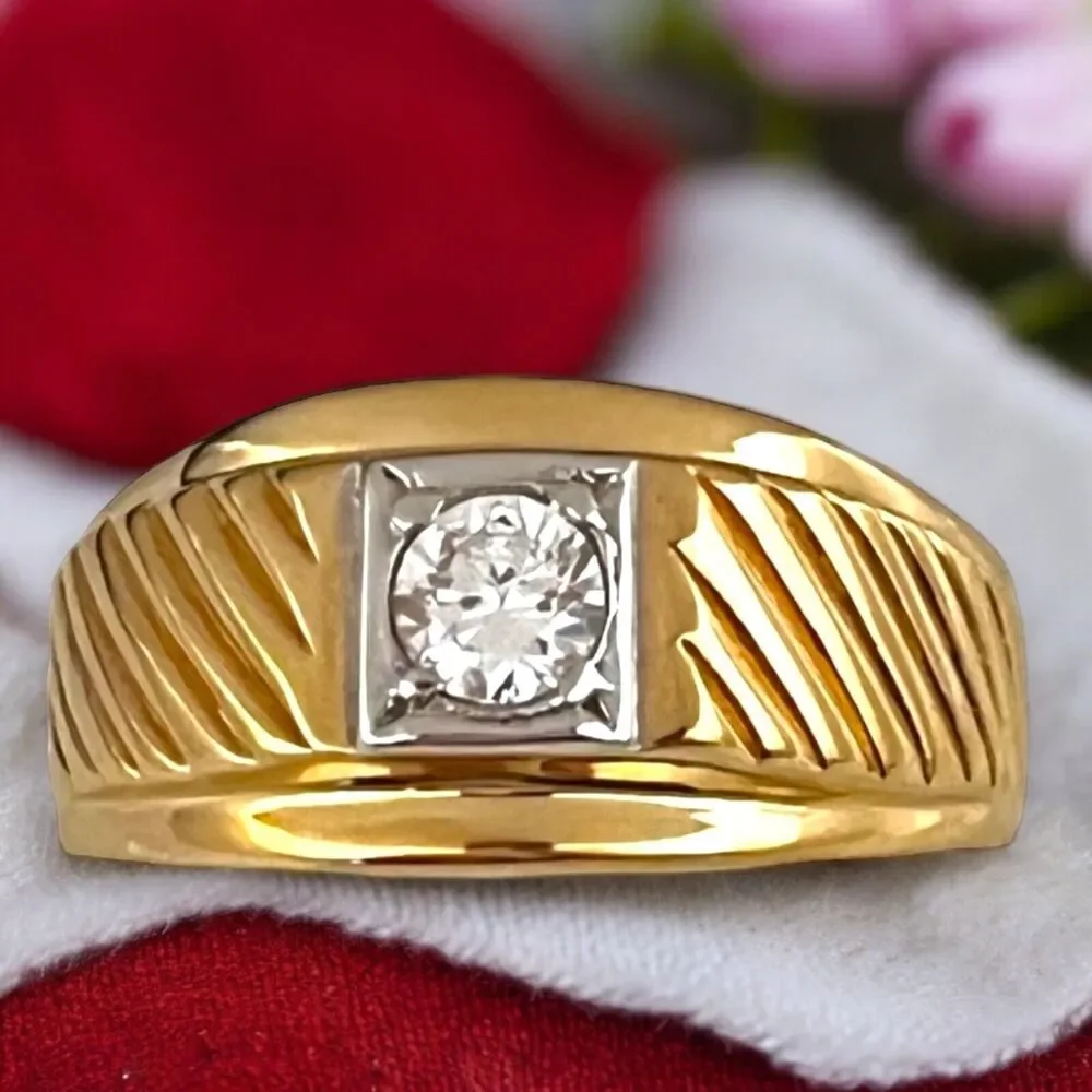 Vintage 1970s Ring Size 7 CZ Solitaire Textured Gold Plated Band - 14O